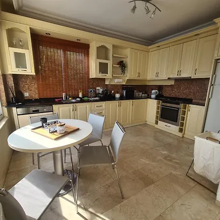 Ferdi Kiralama Lägenhet